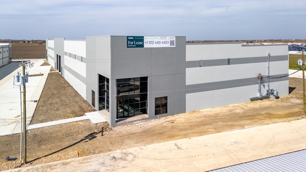 21901 US 79, Taylor, TX for lease - Building Photo - Image 2 of 12