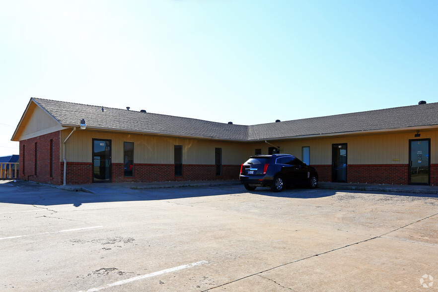 7030 W Wilshire Blvd, Oklahoma City, OK for lease - Building Photo - Image 3 of 65