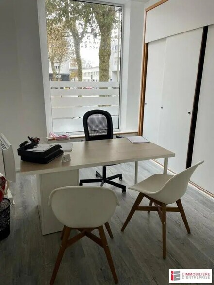 Retail in Lorient for lease - Interior Photo - Image 3 of 6