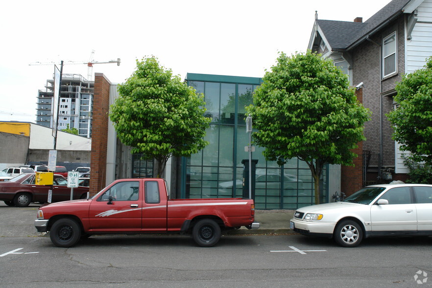 216 NW 15th Ave, Portland, OR for sale - Building Photo - Image 2 of 2