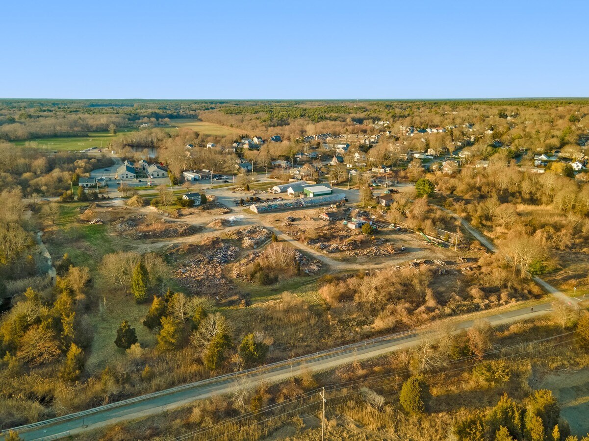 267 Huttleston Ave, Fairhaven, MA 02719 Retail for Sale