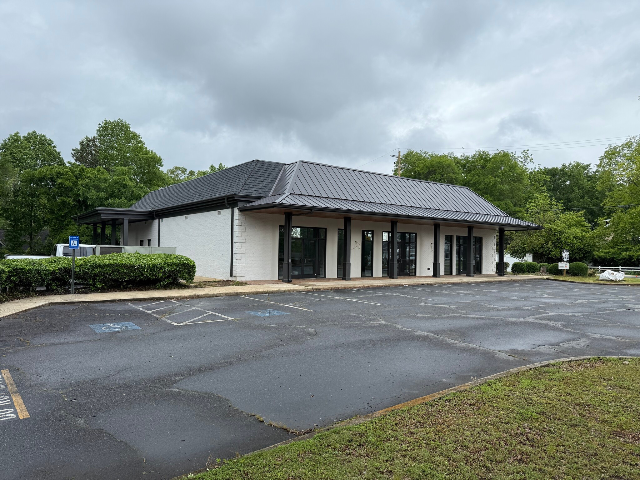 8910 Main St, Woodstock, GA for lease Building Photo- Image 1 of 9