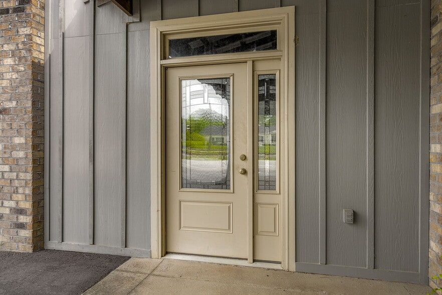 505 E Main St, Clinton, SC for sale - Building Photo - Image 2 of 5