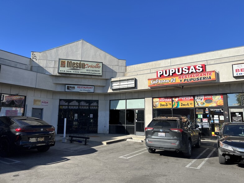 15705-15717 Vanowen St, Van Nuys, CA for lease - Building Photo - Image 1 of 14