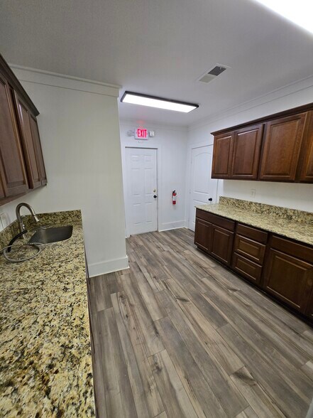 202 E Weaver Ave, Alvarado, TX for sale - Interior Photo - Image 3 of 18