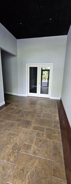 1431 Rail Head Blvd, Naples, FL for lease - Interior Photo - Image 2 of 20