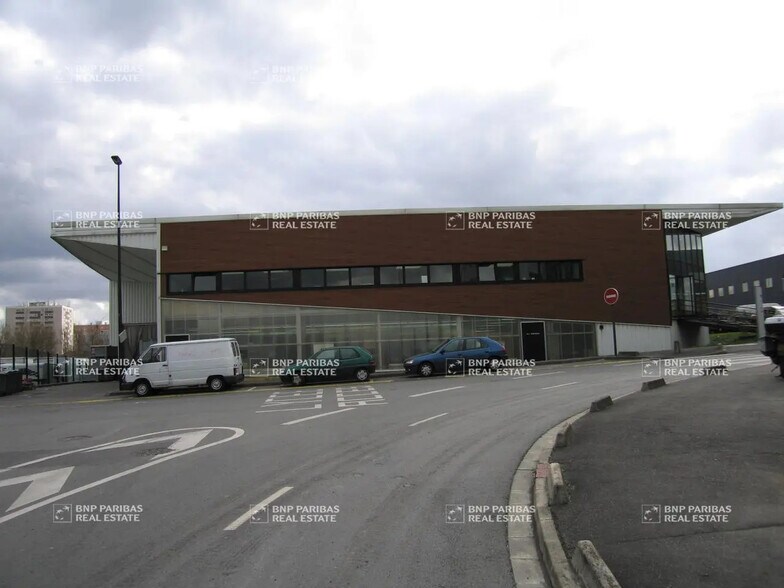 Flex in Champigny-sur-Marne for sale - Building Photo - Image 1 of 12