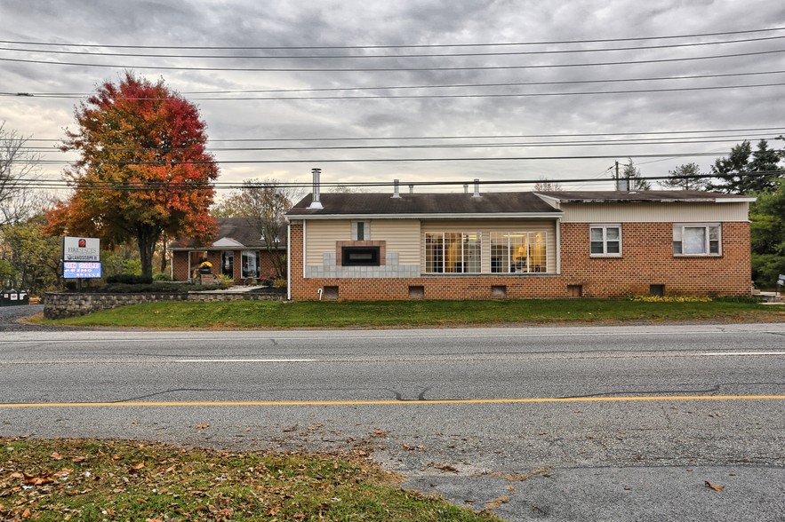 6621 Carlisle Pike, Mechanicsburg, PA for sale - Building Photo - Image 1 of 1