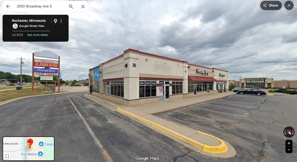 Broadway Commons portfolio of 3 properties for sale on LoopNet.com - Building Photo - Image 3 of 8