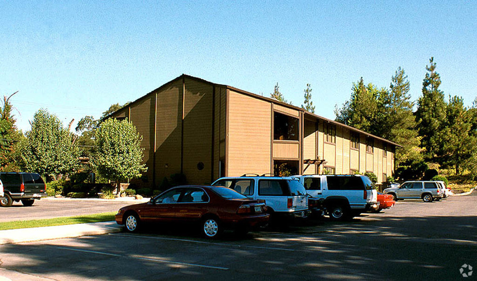 24 Happy Valley Rd, Pleasanton, CA for lease - Building Photo - Image 2 of 5