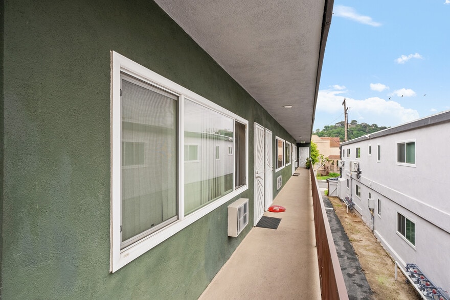 1001 E Acacia Ave, Glendale, CA for sale - Building Photo - Image 3 of 6