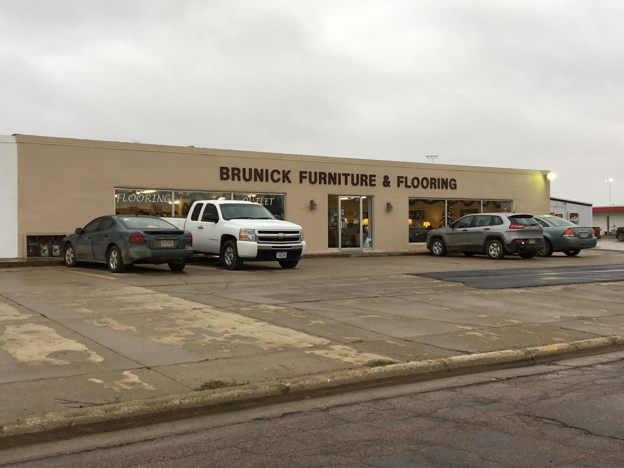 1100 W Cherry St, Vermillion, SD for sale Primary Photo- Image 1 of 1