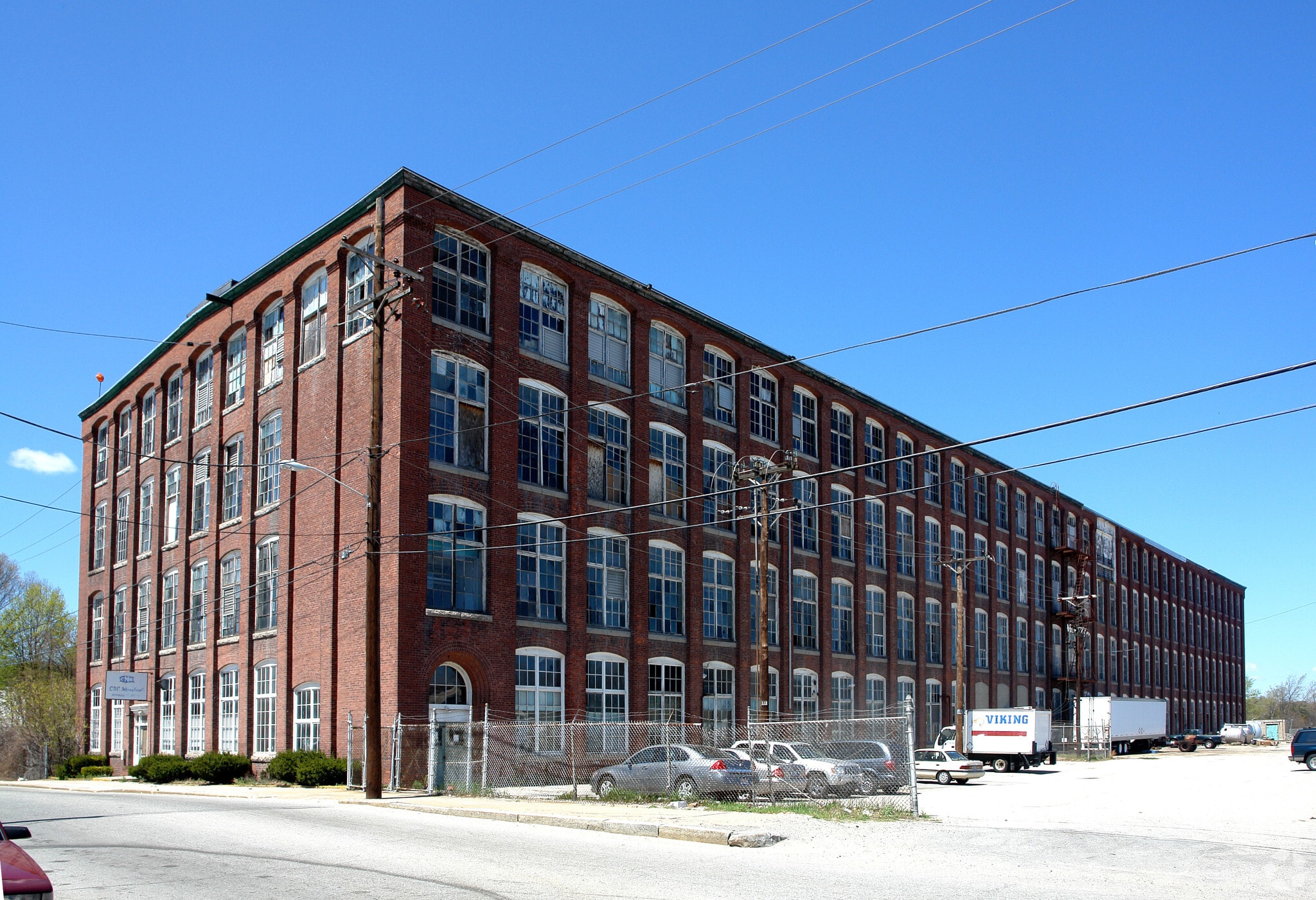20 Privilege St, Woonsocket, RI 02895 Waterfront 192k SF mill6.54