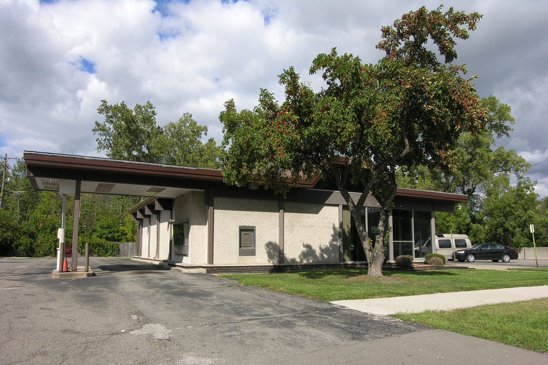 31062 Ecorse Rd, Romulus, MI for lease Primary Photo- Image 1 of 6