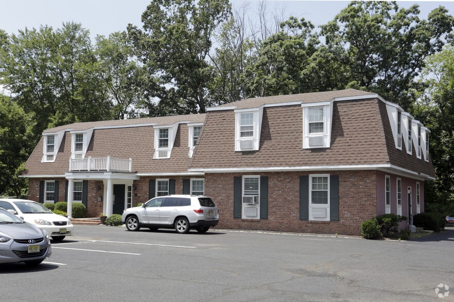 1390 Valley Rd, Stirling, NJ 07980