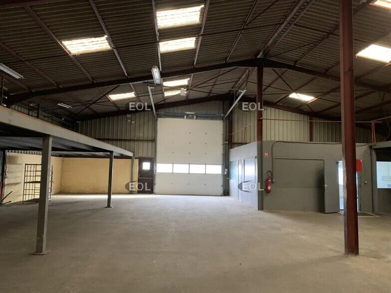 Flex in Marignane for sale - Interior Photo - Image 2 of 4