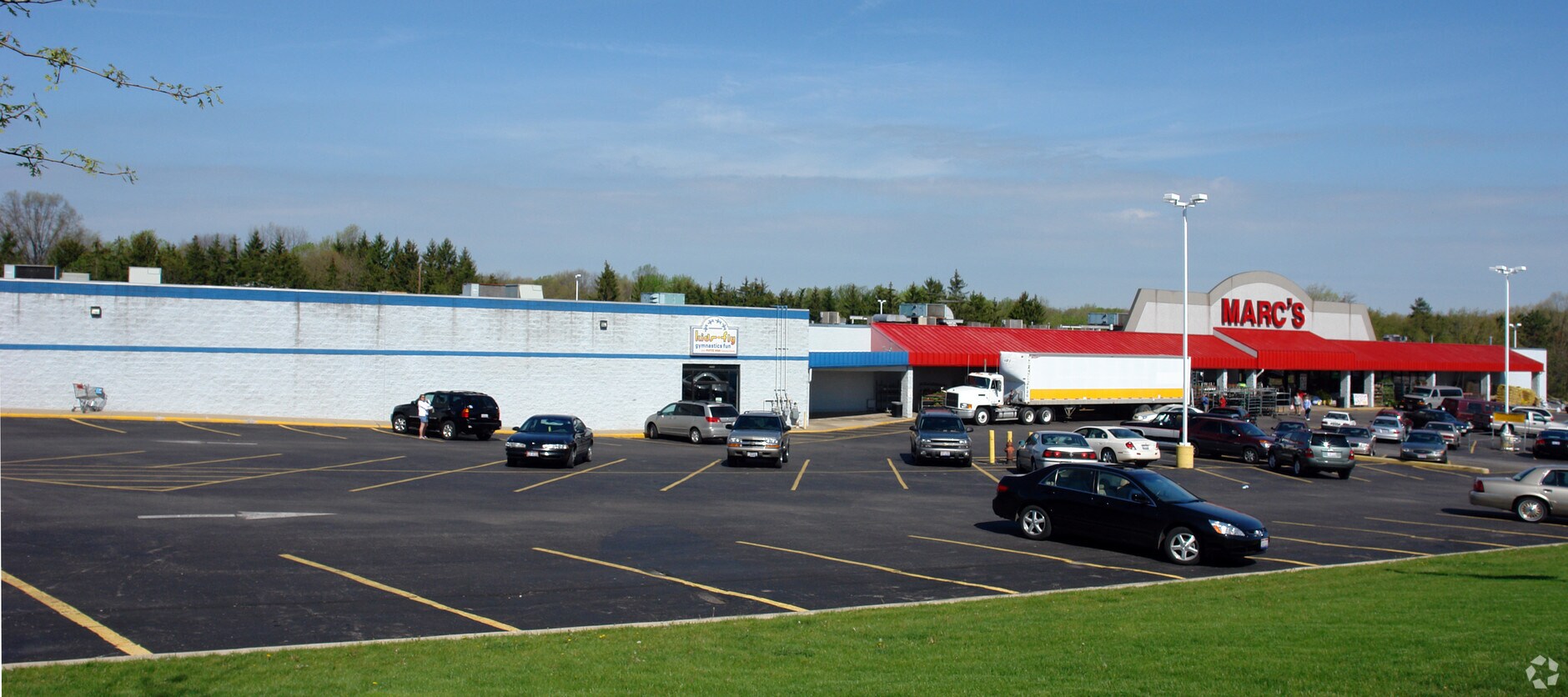 2900 State Rd, Cuyahoga Falls, OH 44223