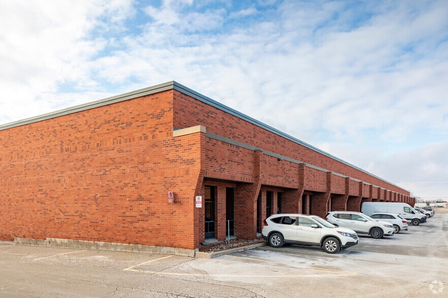 1070 Mid-way Blvd, Mississauga, ON for lease - Building Photo - Image 3 of 4