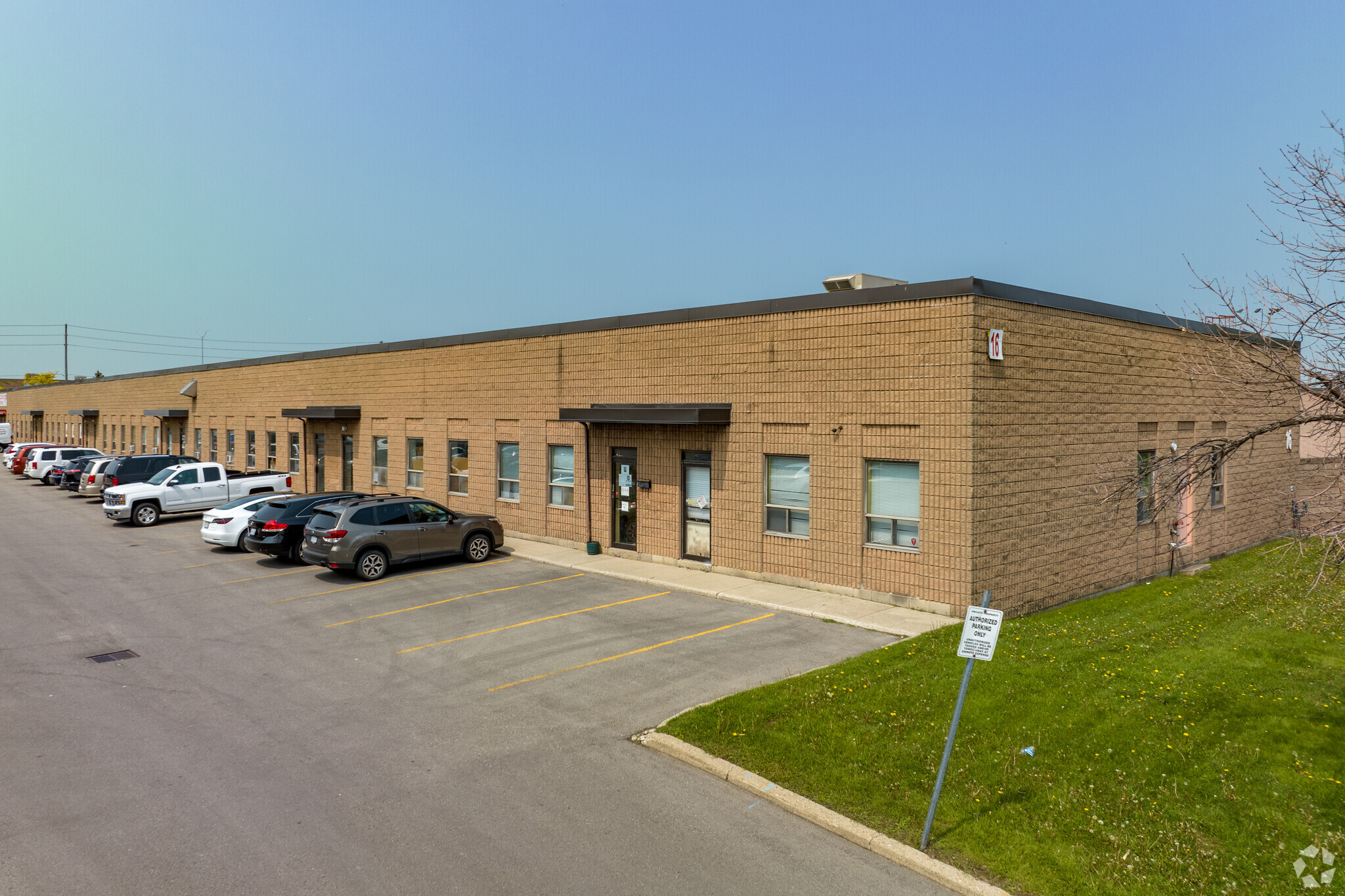 14 Strathearn Ave, Brampton, ON for lease Primary Photo- Image 1 of 6