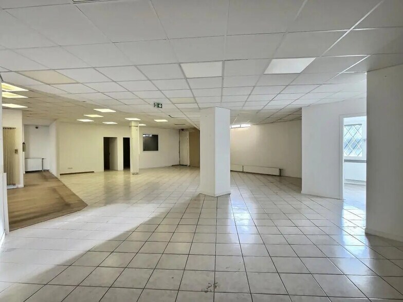 Retail in Forbach for lease - Interior Photo - Image 2 of 12