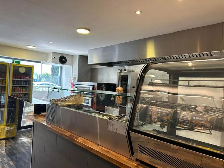 Office in Bordeaux for sale - Interior Photo - Image 2 of 3