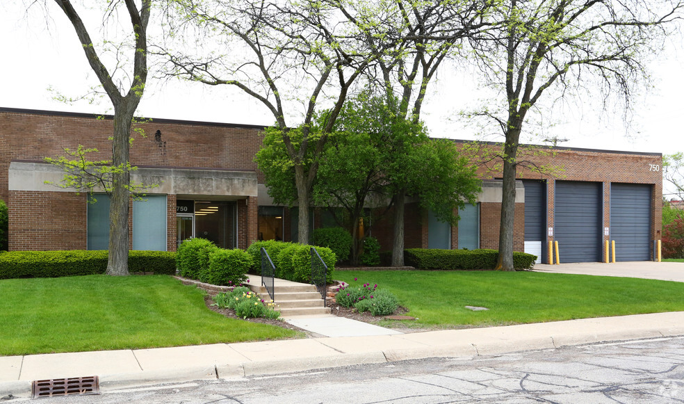 750 District Dr, Itasca, IL for lease - Building Photo - Image 3 of 4