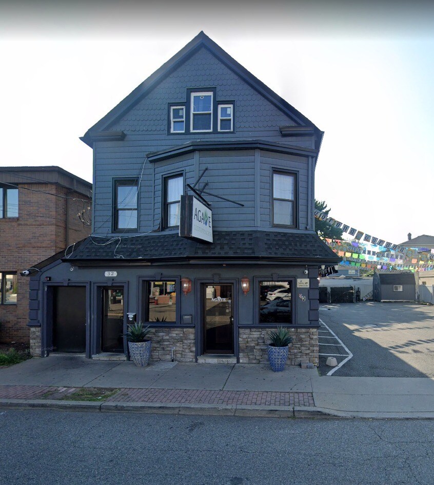 32 Locust Ave, Wallington, NJ for sale Primary Photo- Image 1 of 1