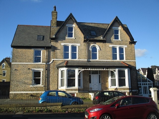 4 Easby Rd, Bradford for sale - Primary Photo - Image 1 of 1