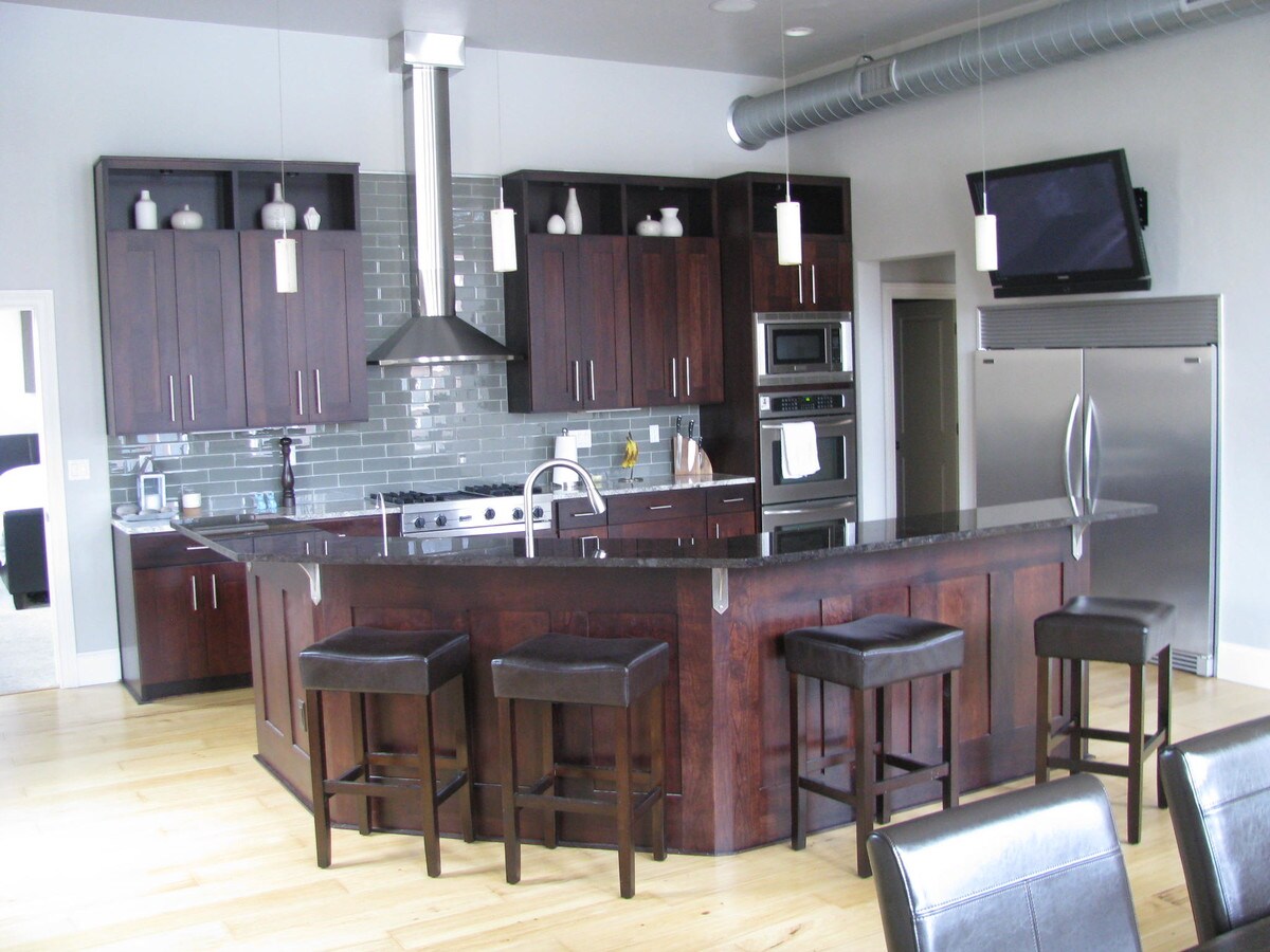 408 Dousman St, Green Bay, WI 54303