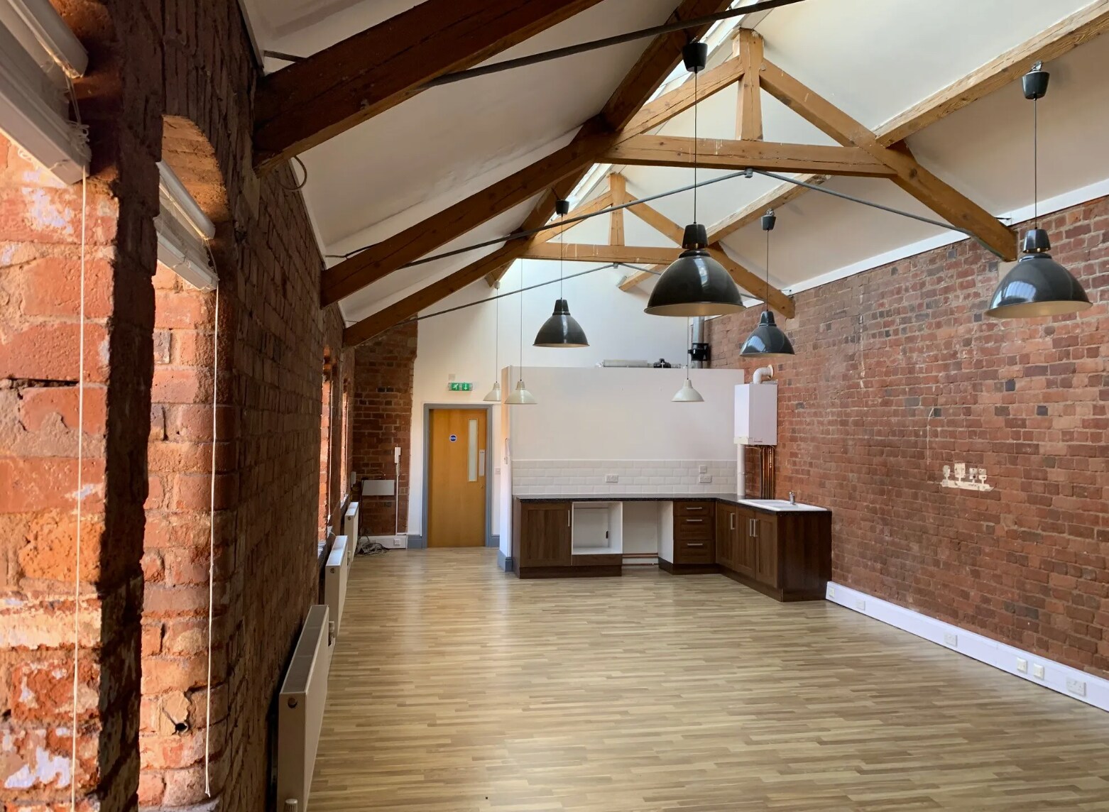 22 Cleveland Rd, Wolverhampton for lease Interior Photo- Image 1 of 2