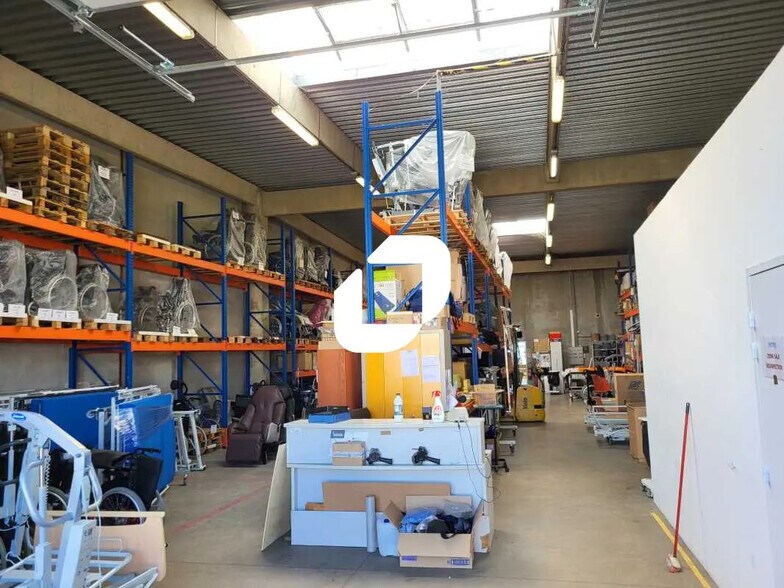 Office in Pessac for lease - Building Photo - Image 1 of 8