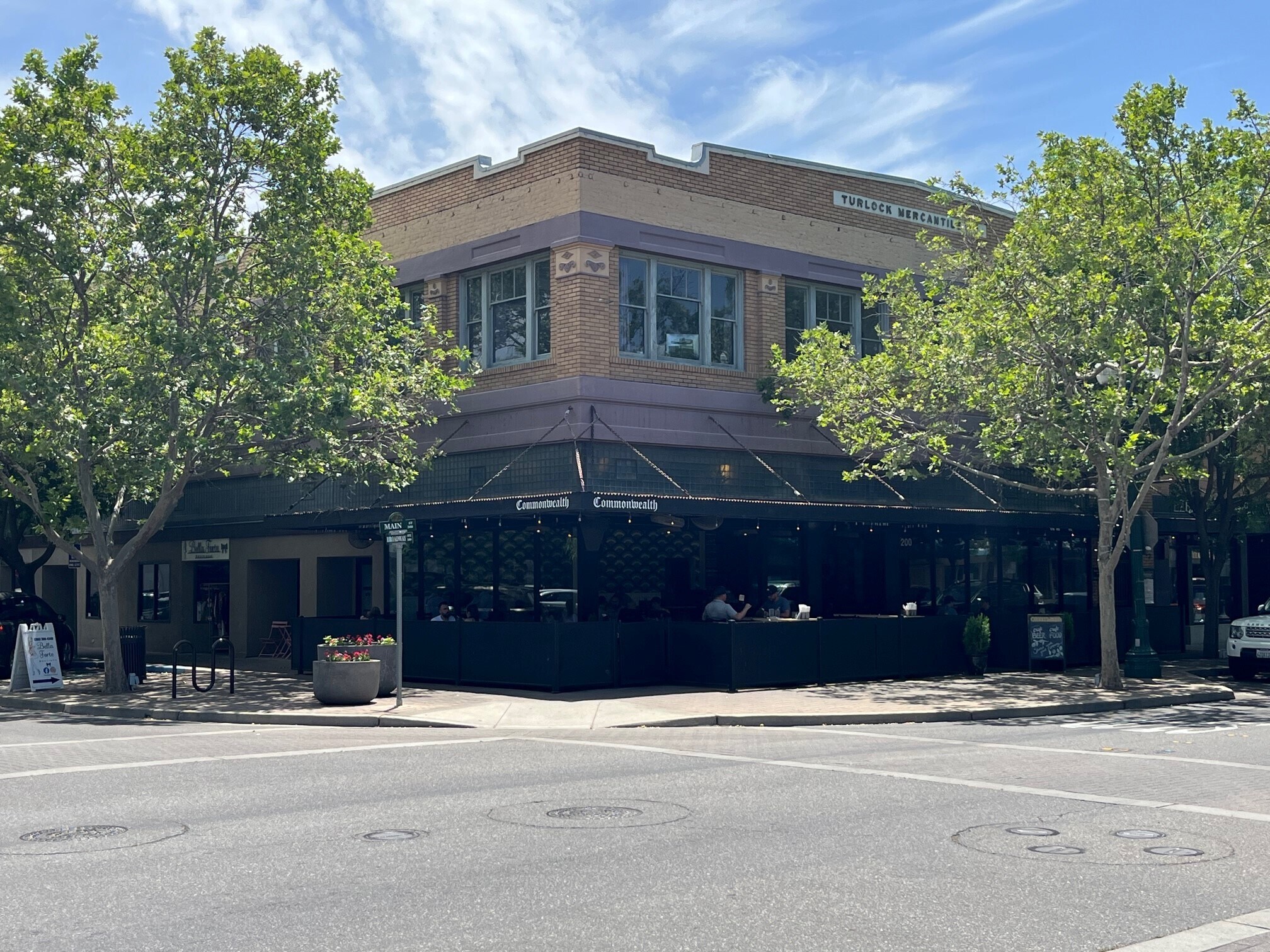 200-202 W Main St, Turlock, CA for lease Building Photo- Image 1 of 7
