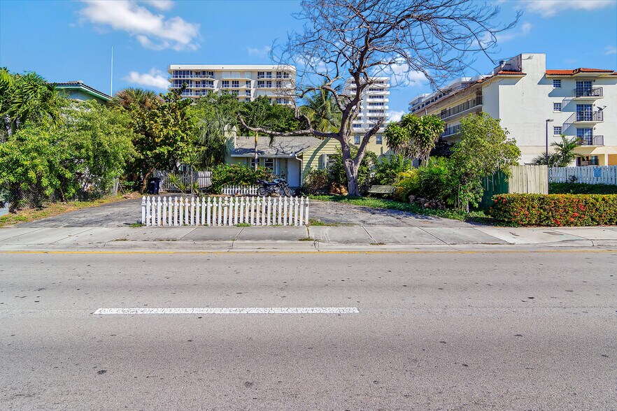 8918 Collins Ave, Surfside, FL for sale - Building Photo - Image 2 of 7