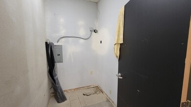 5013-5025 River Rd N, Salem, OR for lease Building Photo- Image 2 of 5