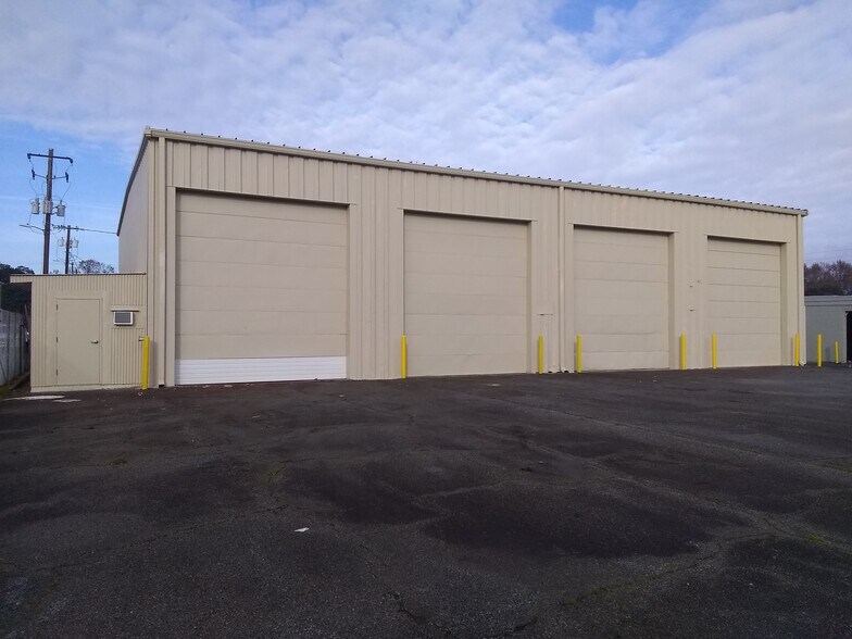 2213 W Bay St, Savannah, GA 31415