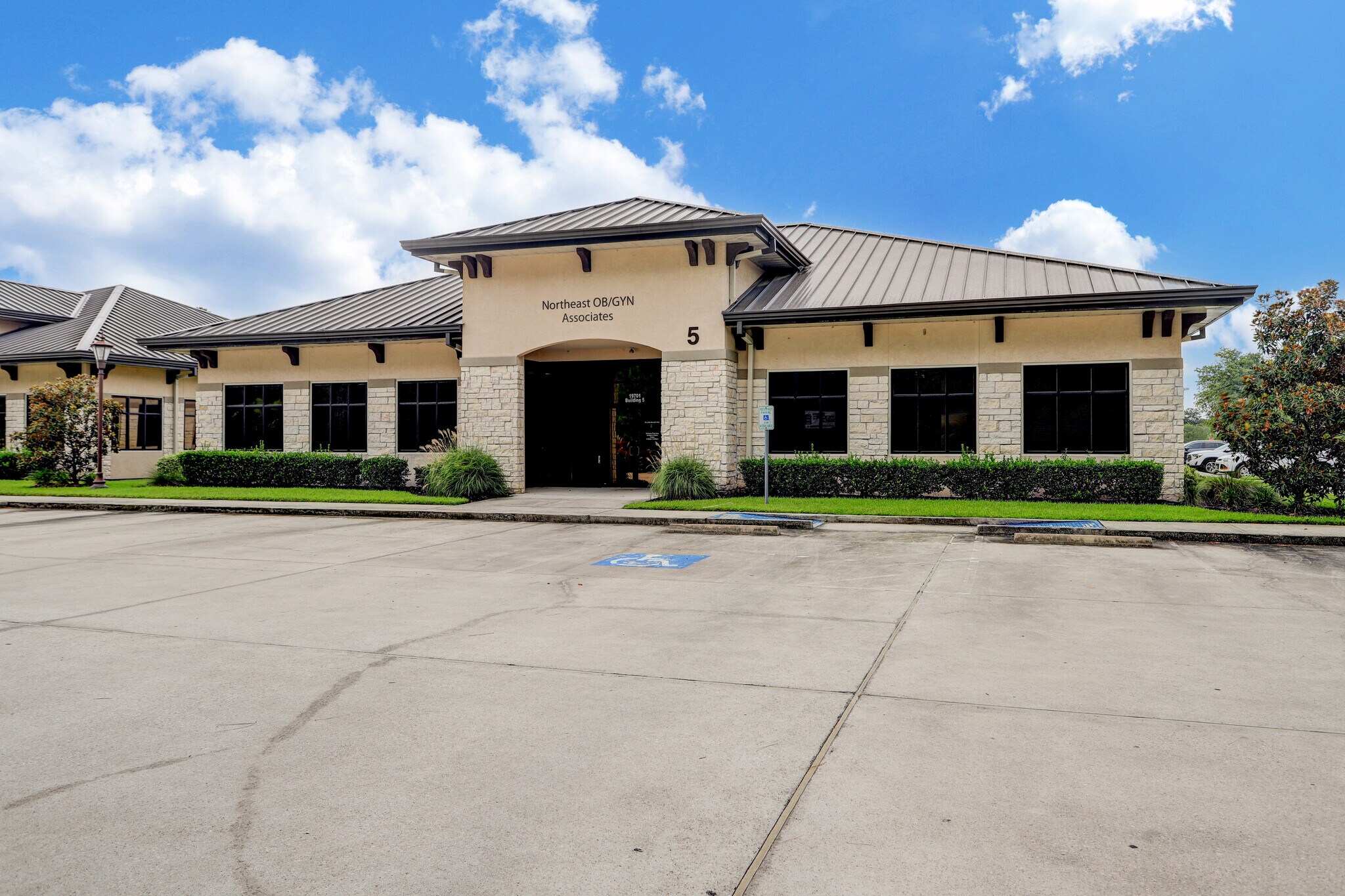 19701 Kingwood Dr, Kingwood, TX 77339 - Bldg 5 LoopNet