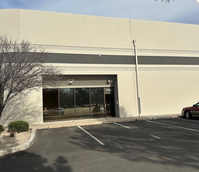 4788-4800 Longley Ln, Reno, NV for lease - Building Photo - Image 1 of 5