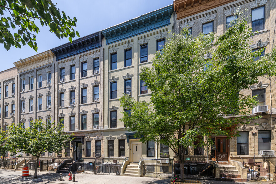 299 Troutman St, Brooklyn, NY for sale - Primary Photo - Image 1 of 5