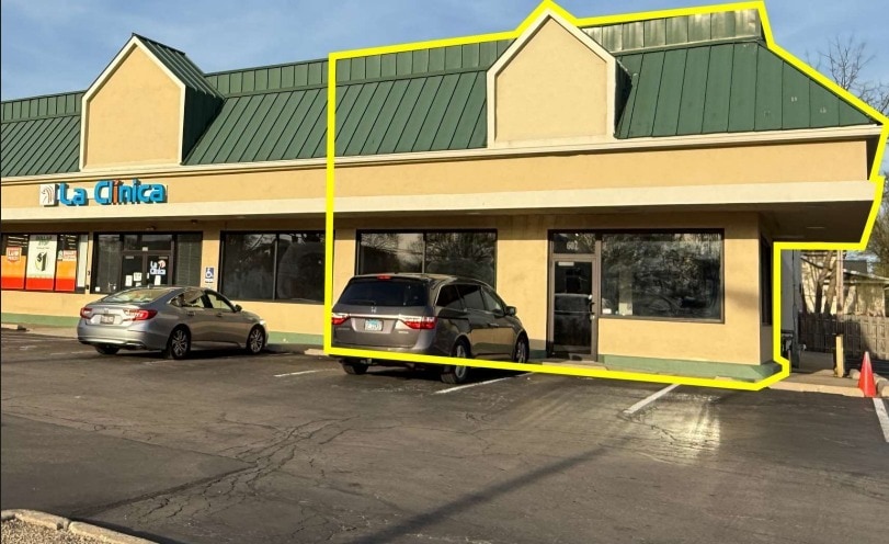 609-611 Dundee Ave, Elgin, IL for lease Building Photo- Image 1 of 1