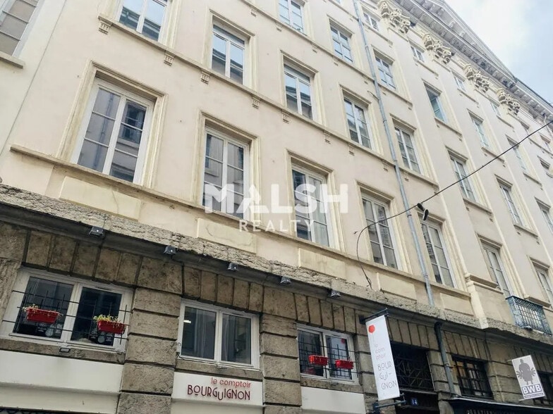 Office in Lyon for lease - Building Photo - Image 2 of 10