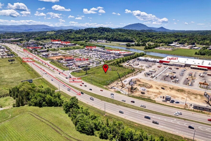 810 Winfield Dunn Pky, Sevierville, TN for lease - Building Photo - Image 1 of 24