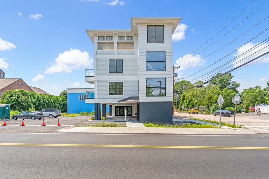 32 Broadway Ave, Mystic, CT for sale - Building Photo - Image 3 of 32