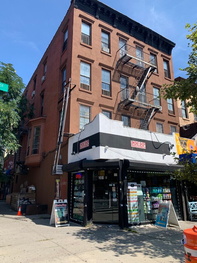 301 Halsey St, Brooklyn, NY 11216