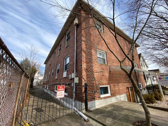 49 Newberry Ave, Staten Island, NY for sale Primary Photo- Image 1 of 1