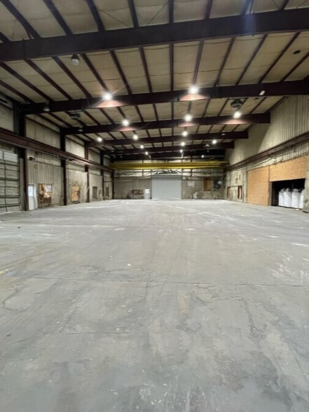 327 S Tate St, Corinth, MS for lease - Building Photo - Image 2 of 9