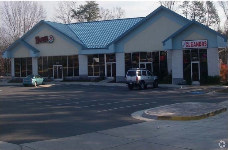 8101-8103 Loisdale Rd, Newington, VA for lease - Building Photo - Image 2 of 3