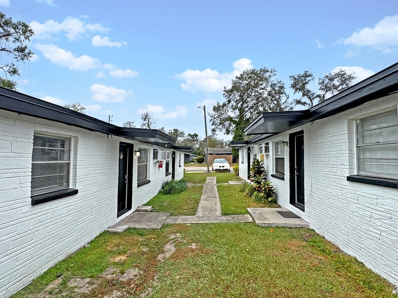 Goldenrod Commons & Sinclair Villas portfolio of 2 properties for sale on LoopNet.com - Building Photo - Image 2 of 16