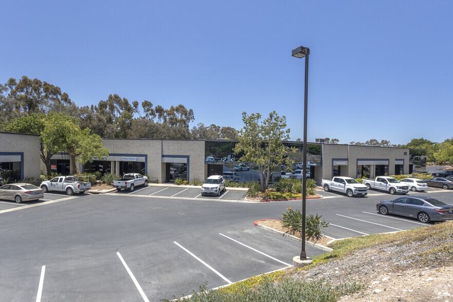 9835 Carroll Centre Rd, San Diego, CA for lease - Building Photo - Image 2 of 9