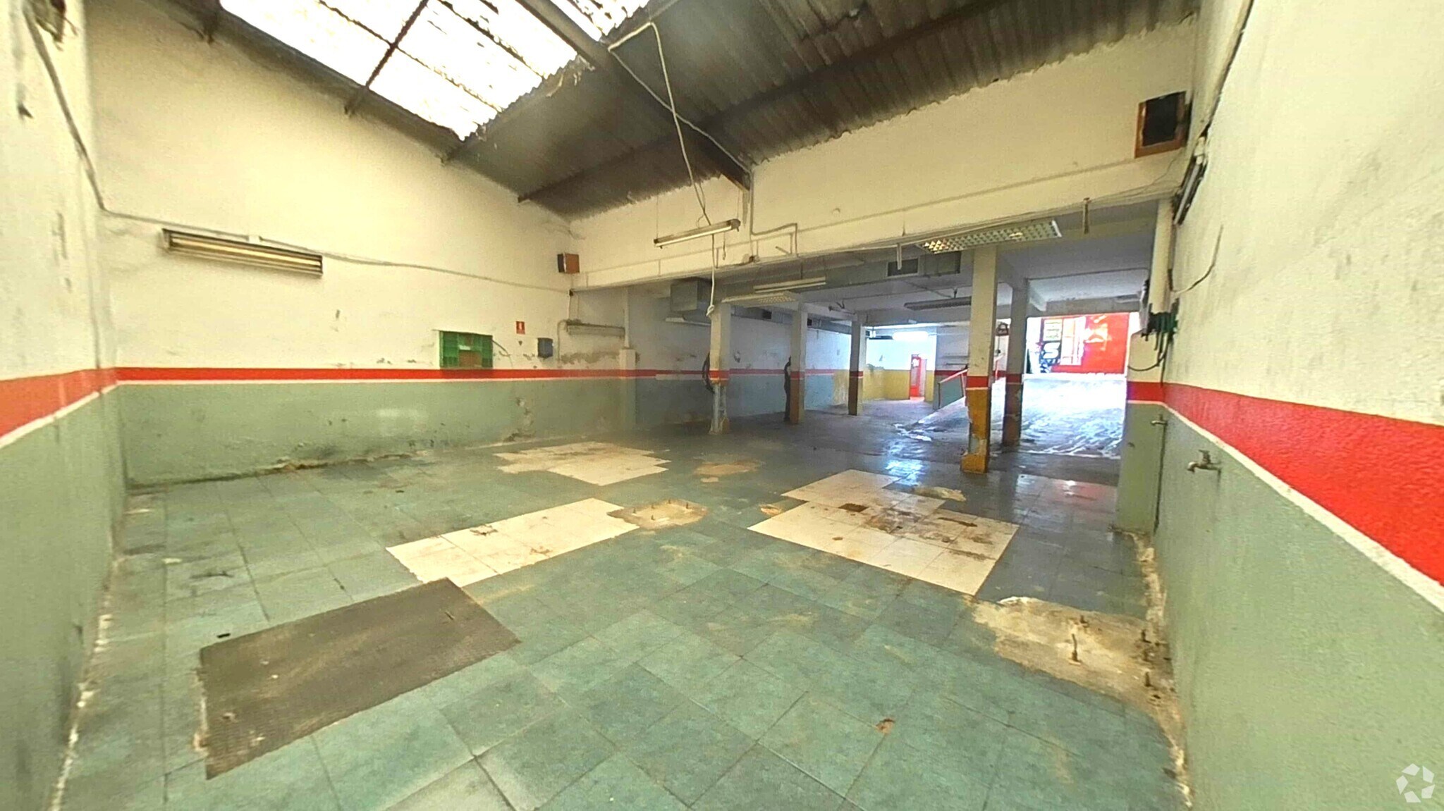 Multifamily in Madrid, Madrid for sale Interior Photo- Image 1 of 2