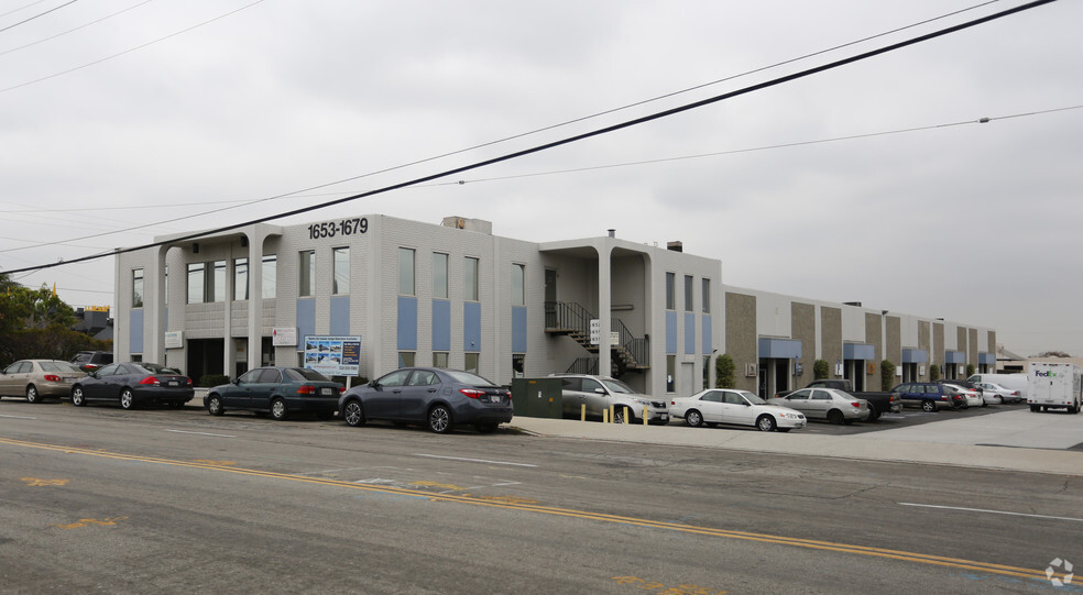 1653-1679 E 28th St, Signal Hill, CA for lease - Primary Photo - Image 1 of 5